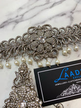 Load image into Gallery viewer, PARTY CHOKER CRYSTAL SILVER WITH PEARLS DROPS