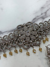 Load image into Gallery viewer, PARTY CHOKER CRYSTAL SILVER WITH CHAMPAGNE DROPS